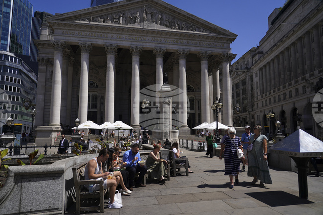 "Банк ъв Ингланд" понижи основната лихва с 25 базисни пункта до 4 на сто след оспорвано гласуване