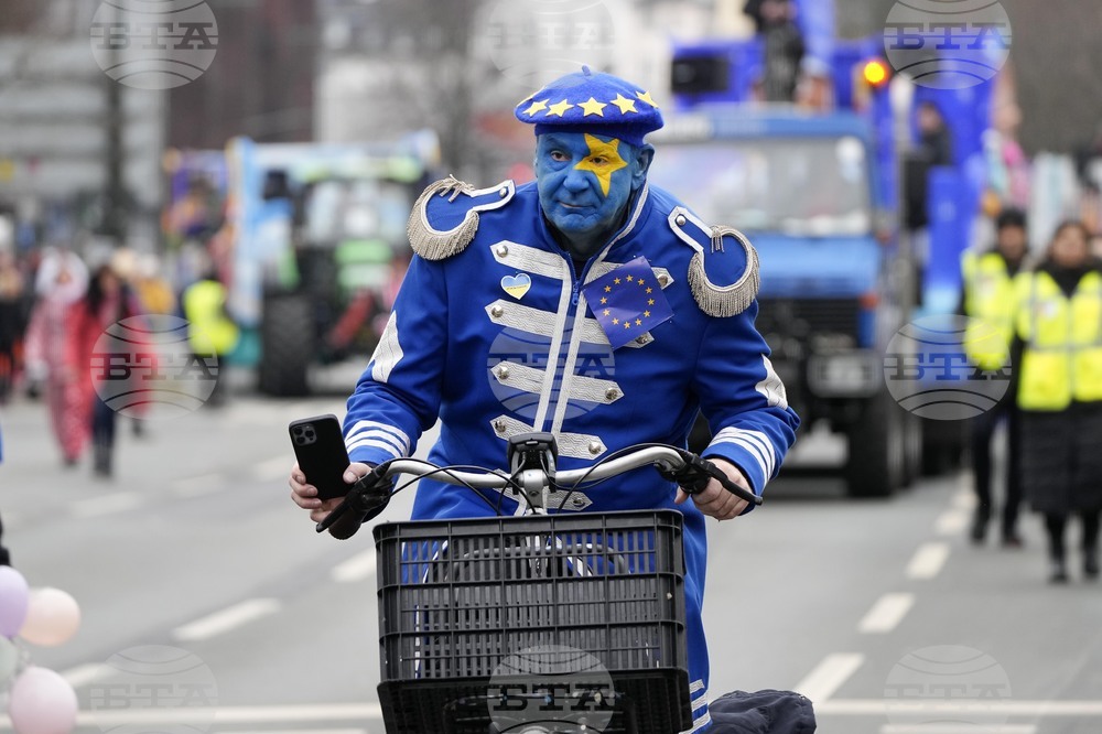 Русия насрочи съдебен процес срещу германски скулптор за сатирични карнавални фигури на Путин