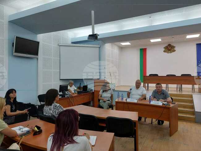 Вицепрезидентът на Академията на науките в Узбекистан Абдуразак Мирзаев се срещна със земеделски производители и животновъди в Свищов