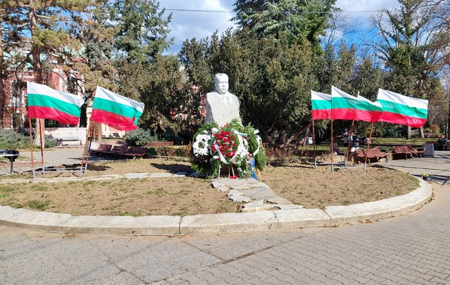 Община Кюстендил: Кюстендил отбеляза 50-ата годишнина от смъртта на Димитър Пешев
