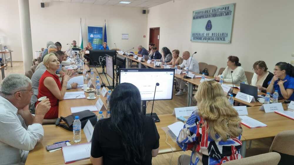 Публично-частните партньорства в образователната и социална сфера носят значителни ползи за най-уязвимите групи в обществото, сочи анализ на ИСС