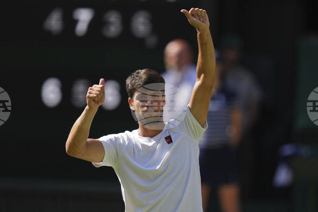 Карлос Алкарас се класира за четвъртия кръг на турнира по тенис от сериите "Мастърс" в Синсинати, двубоят на Александър Зверев беше прекъснат заради дъжд