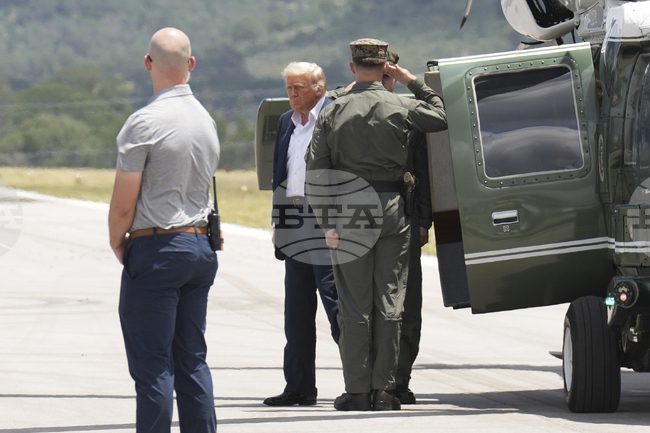 Тръмп пристигна в Тексас, за да се запознае с щетите от наводненията в щата