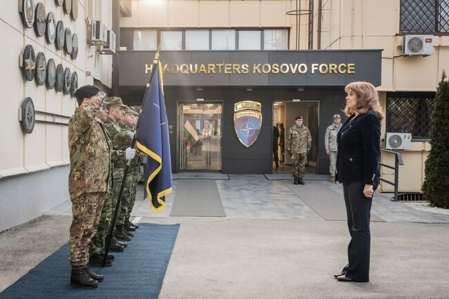 Вицепрезидентът Илияна Йотова се срещна с българския военен контингент в Косово
