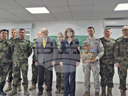 Прессекретариат на президента: Вицепрезидентът Илияна Йотова се срещна с българския военен контингент в Косово