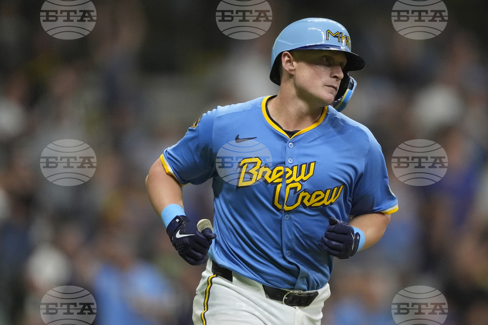 Nationals Brewers Baseball