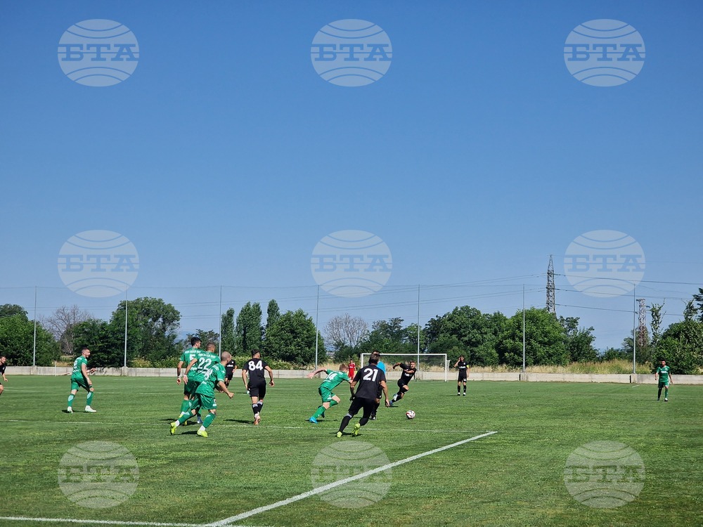 Хебър Пазарджик се раздели с четирима футболисти