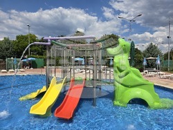 В Сливен работят няколко открити басейна през лятото