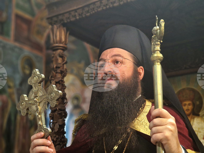 В Троянския манастир беше извършено въдворяване на новия игумен на обителтта - Драговитийския епископ Василий