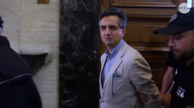 Съдът измени мярката на бившия директор на митницата в Пловдив Мирослав Беляшки и му наложи домашен арест