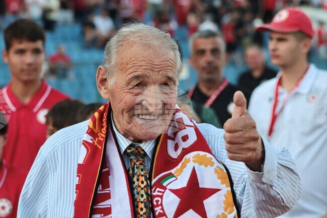 Димитър Пенев беше символ на професионализъм, характер и национална гордост, посочва Васил Терзиев по повод кончината му