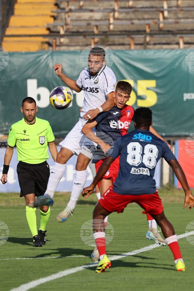 Втородивизионният Марек (Дупница) изпрати сигнал до БФС срещу съдийството на съботния мач с Севлиево