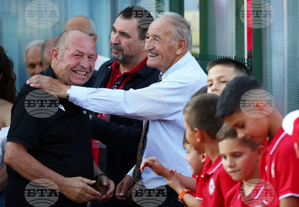 Славия: "Отиде си една от най-значимите фигури в българския футбол"