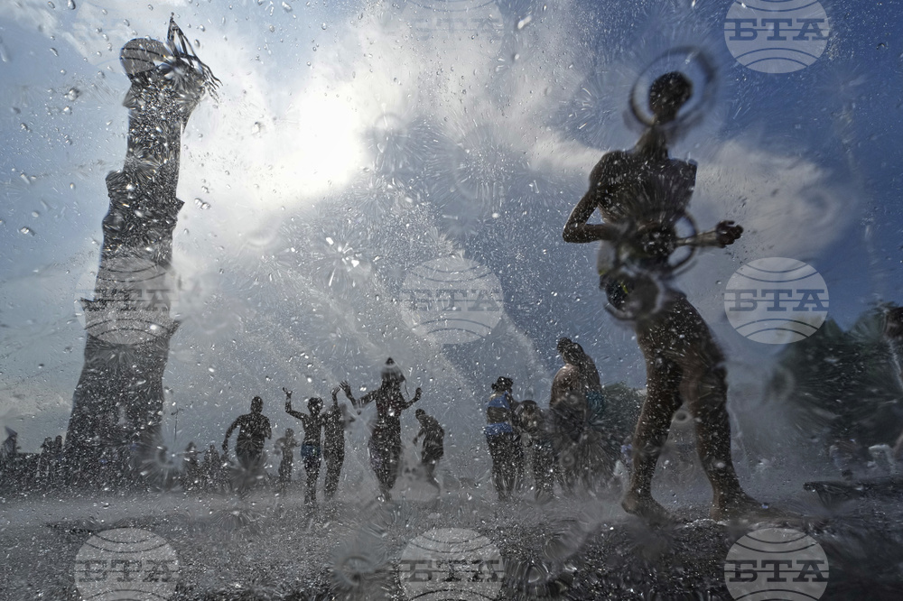 APTOPIX Russia Weather Heat