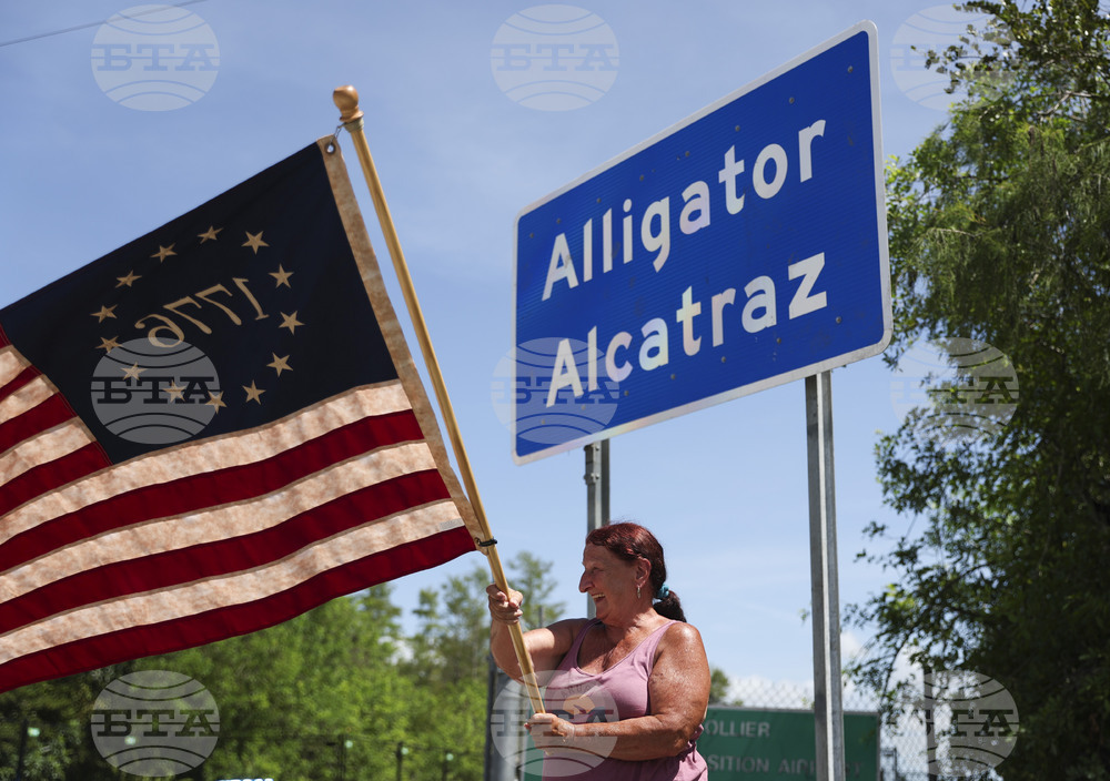 Immigration-Florida-Detention-Center