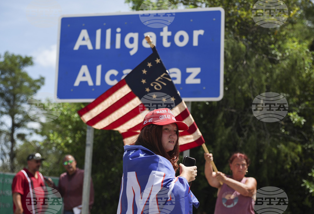 Immigration-Florida-Detention-Center