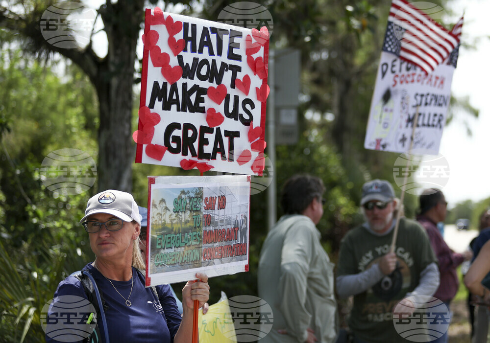 Immigration-Florida-Detention-Center