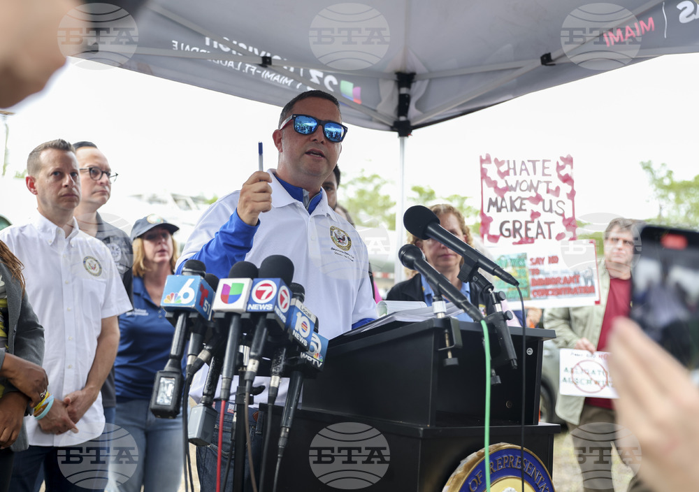 Immigration-Florida-Detention-Center