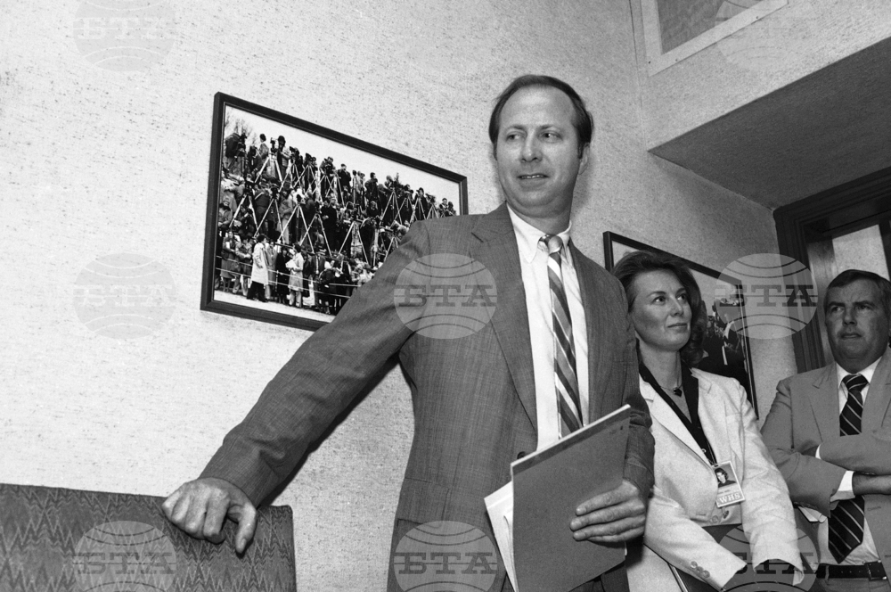 Obit David Gergen