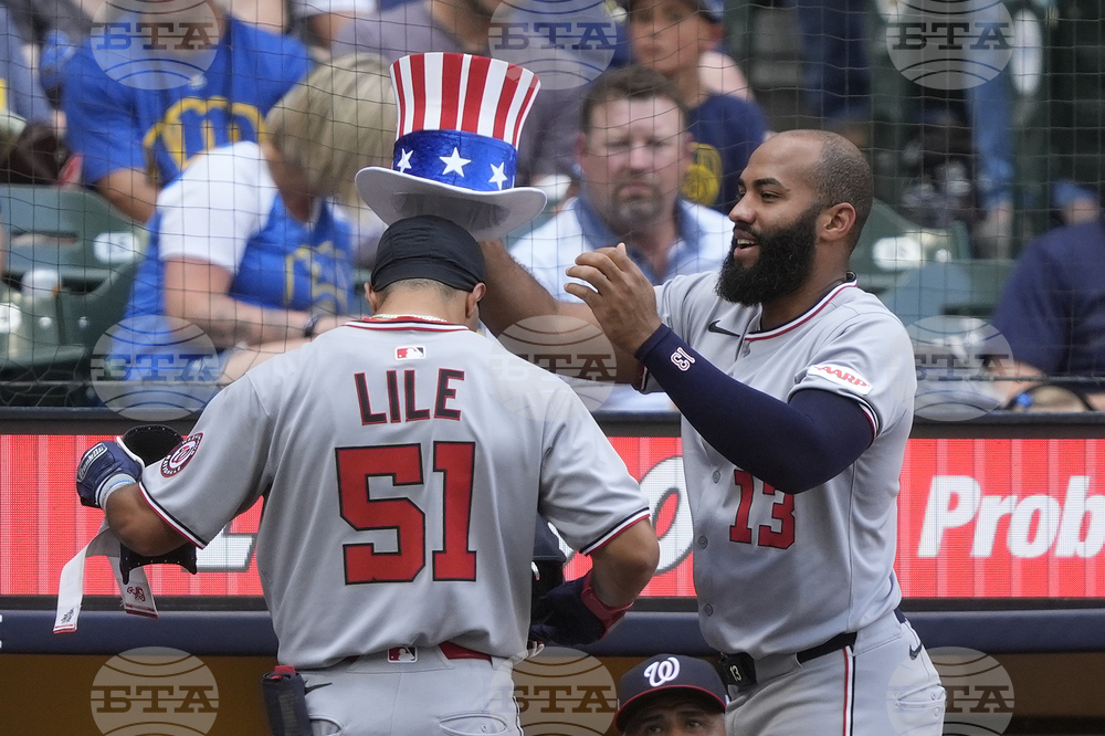 Nationals Brewers Baseball