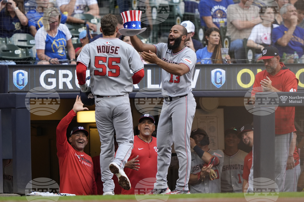 Nationals Brewers Baseball