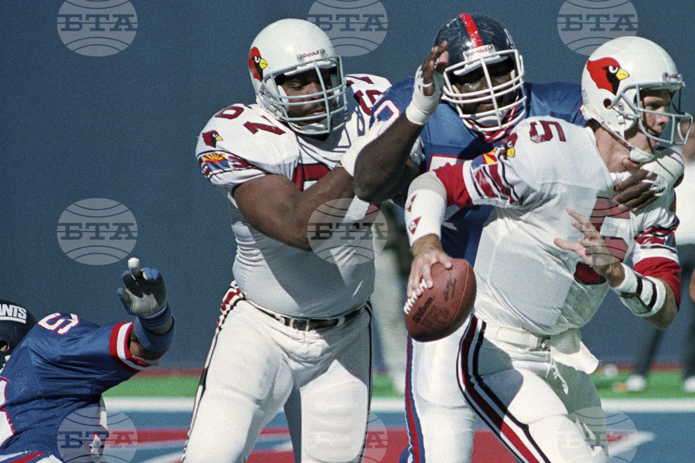 Obit-Luis Sharpe Football