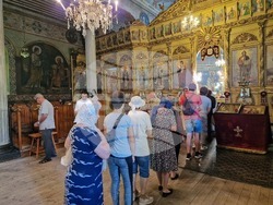 Разград - църква - служба