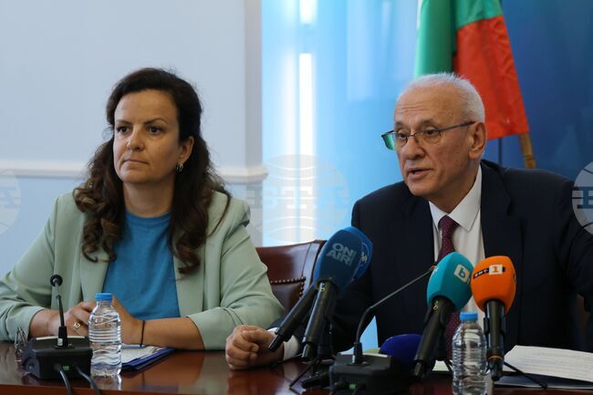 Няма да позволя Детската болница да бъде заложник на политически сметки и интриги, заяви здравният министър Силви Кирилов