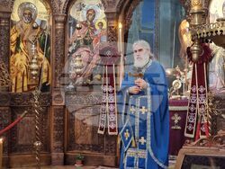 Ямбол - храм „Св. Николай Чудотворец” - литургия