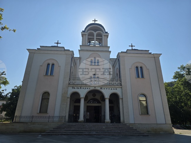 Рождественски концерт на църковни хорове и ученици ще се състои в катедралния храм „Св. св. Кирил и Методий” в Ловеч