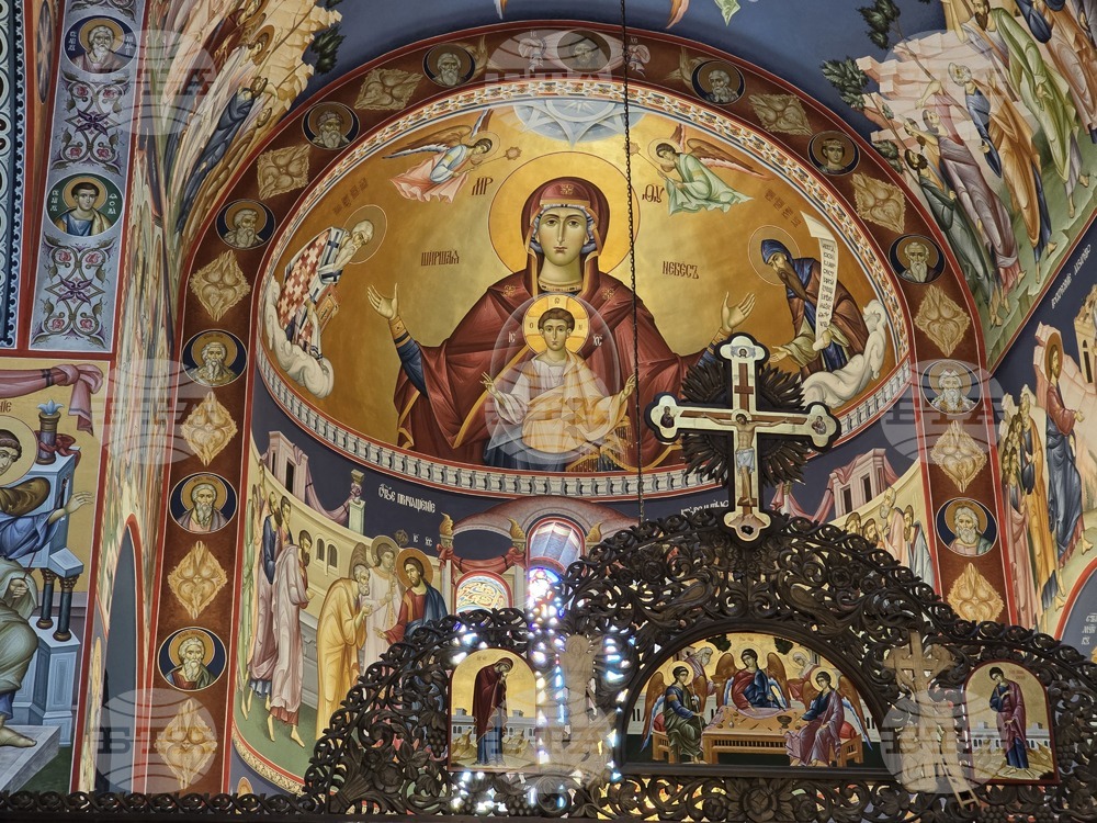 В православните храмове в страната днес беше почетен празникът Събор на св. архангел Гавриил