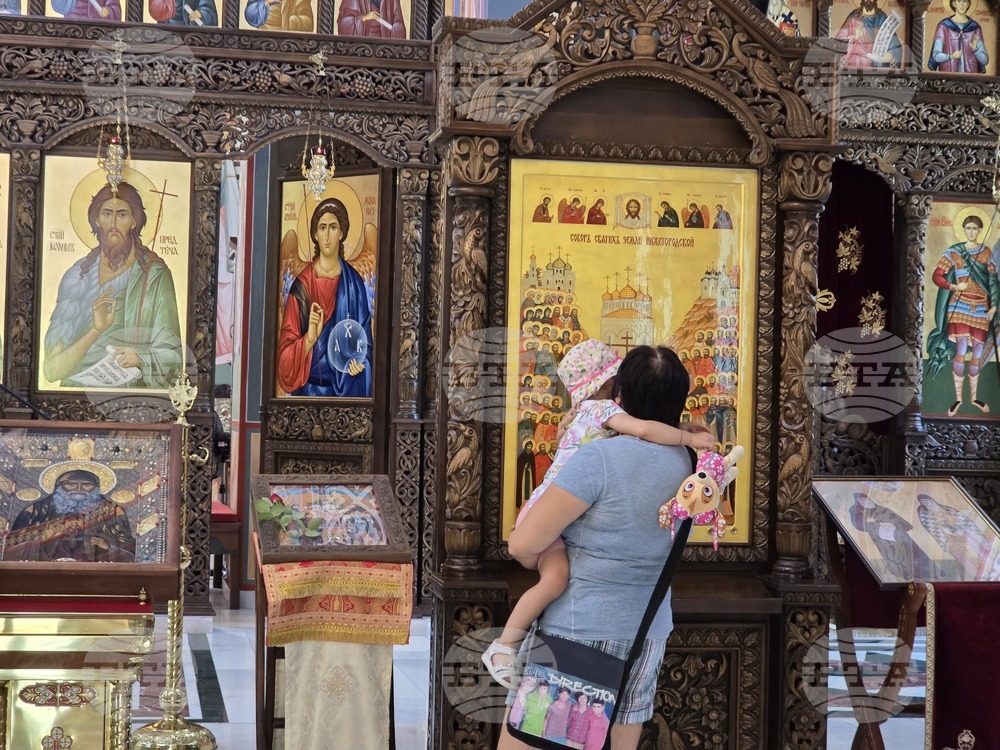 Ловеч - храм „Св. св. Кирил и Методий” - митрополит Гавриил - служба