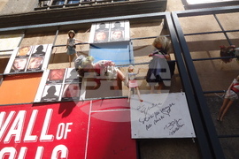 Италия - Рим - Мемориал „Стената на куклите“