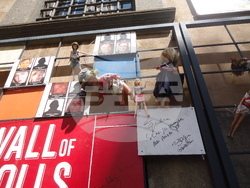 Италия - Рим - Мемориал „Стената на куклите“