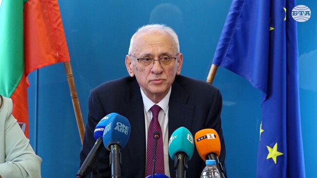 Няма да позволя Детската болница да бъде заложник на политически сметки и интриги, заяви здравният министър Силви Кирилов