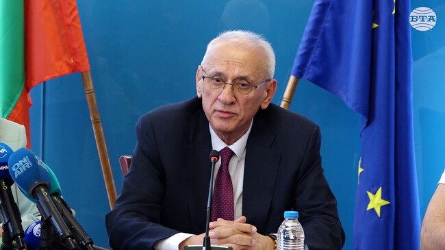 Разпоредил съм проверка на „Медицински надзор“, това е неприятен случай, каза министър Кирилов относно оплакване на майка за „Майчин дом“