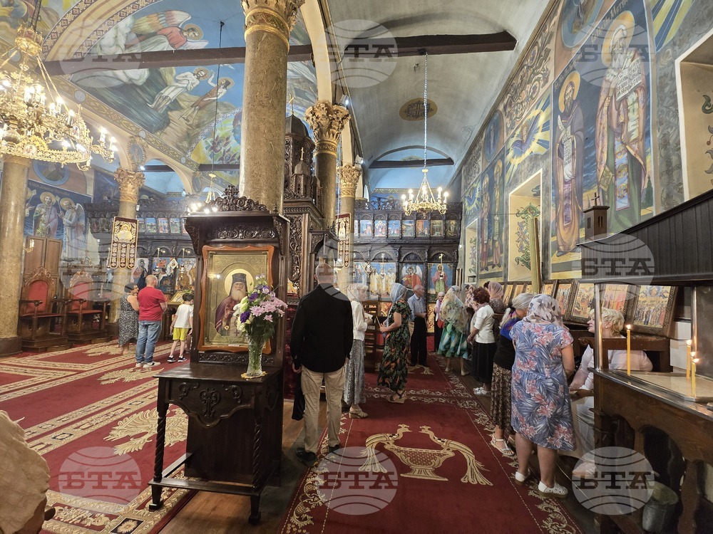 Сливен - литургия - Отец Серафим