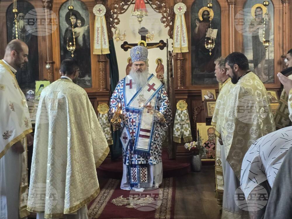 Днешните християни са призовани да бъдат светлина в света, каза Варненският и Великопреславски митрополит Йоан в Добрич