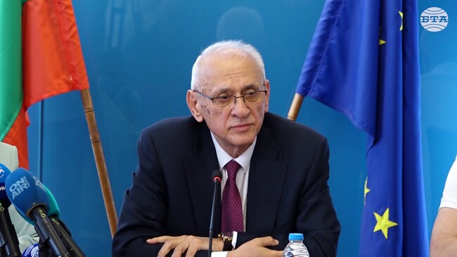 Проблеми има и моята задача е да намирам решения, каза Силви Кирилов за вероятен вот на недоверие заради сектор „здравеопазване“