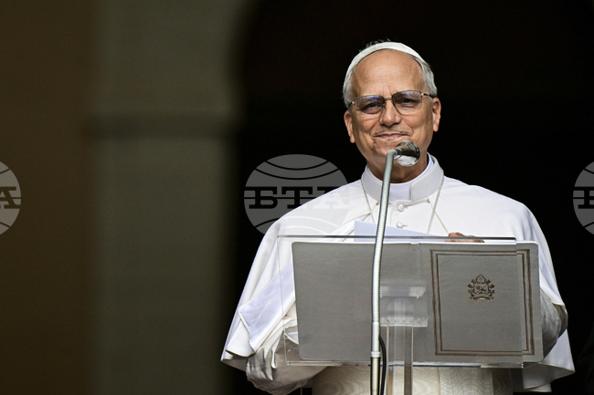 Папата каза, че е дълбоко натъжен от смъртта на двама души при израелски удар по католическа църква в ивицата Газа