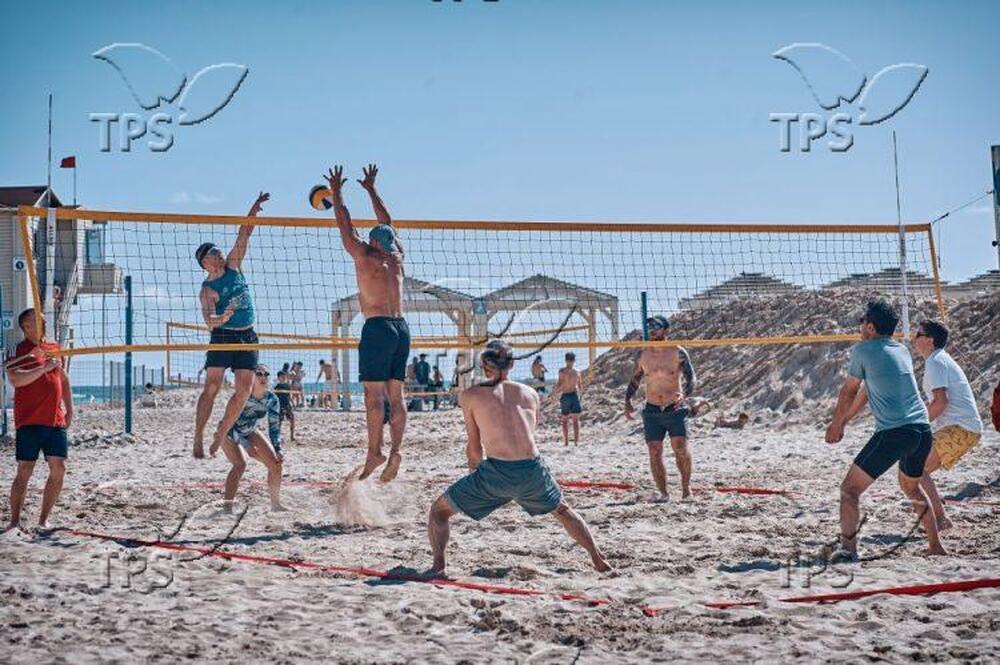 ТПС: Експерти по рака са обезпокоени от тенденцията за слънчеви бани сред тийнейджърите в Израел