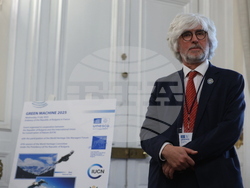 France - Paris - UNESCO - "Green Machine"