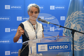 France - Paris - UNESCO - lecture