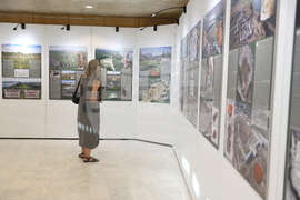 France - Paris - UNESCO - lecture