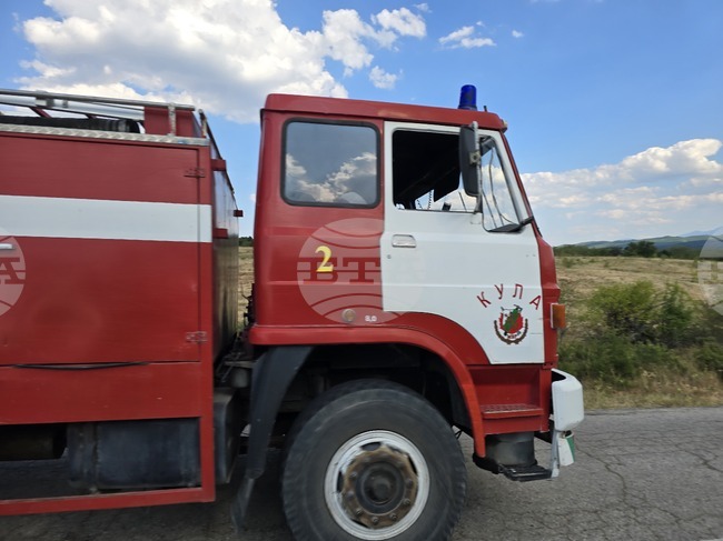 Пожарът в землището на град Ветрен е локализиран и ограничен, съобщиха от полицията