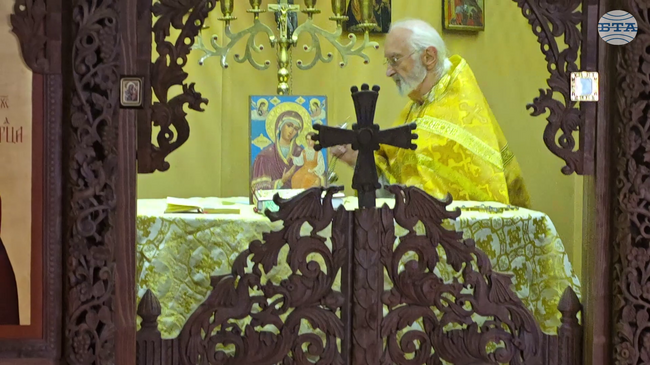 Християнството облагородява душата на човек, каза пред БТА отец Емилиян от Българската православна църква в Париж