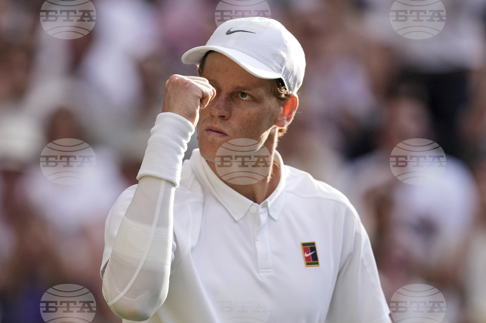 Шампионът от 2024 година Яник Синер започна с лесен успех участието си на турнира от сериите "Мастърс" в Синсинати