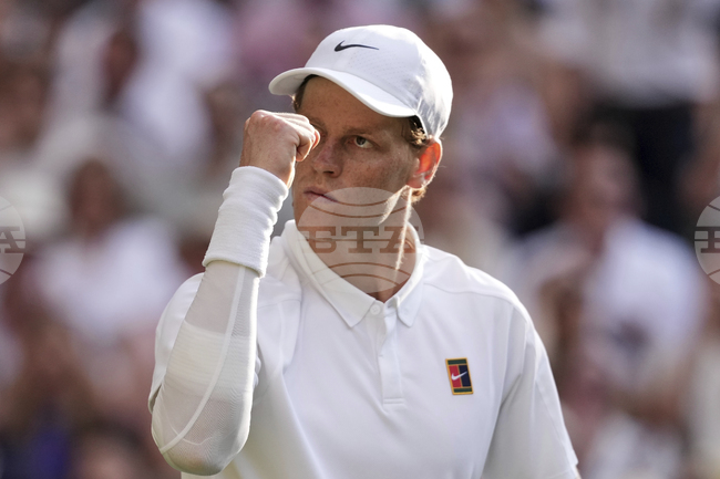 Шампионът от 2024 година Яник Синер започна с лесен успех участието си на турнира от сериите "Мастърс" в Синсинати