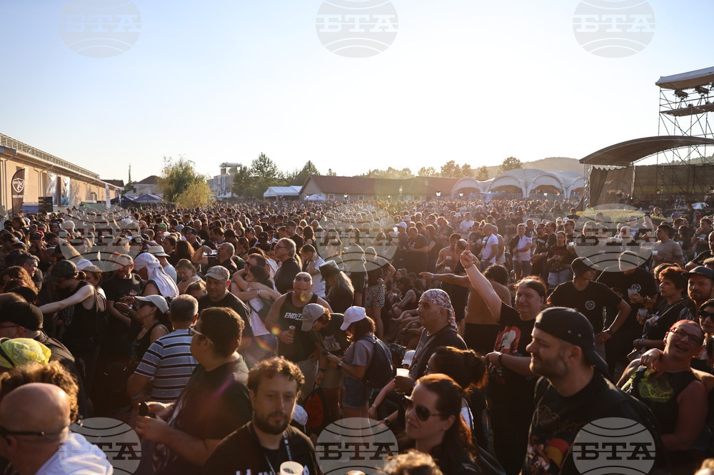 Село Могилово - "Midalidare Rock In The Wine Valley 2025" - рок фестивал - група - "Floor Jansen"