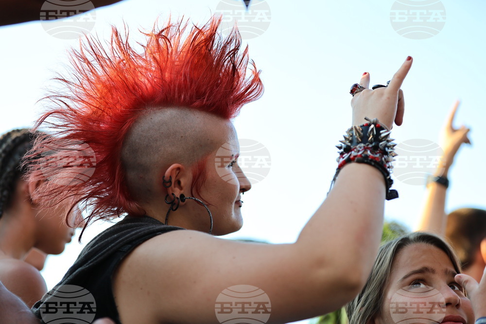 Село Могилово - "Midalidare Rock In The Wine Valley 2025" - рок фестивал - група - "Floor Jansen"